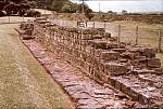 RomanwallnorthumberlandNarrowwallonbroadfoundationatplanetrees.jpg